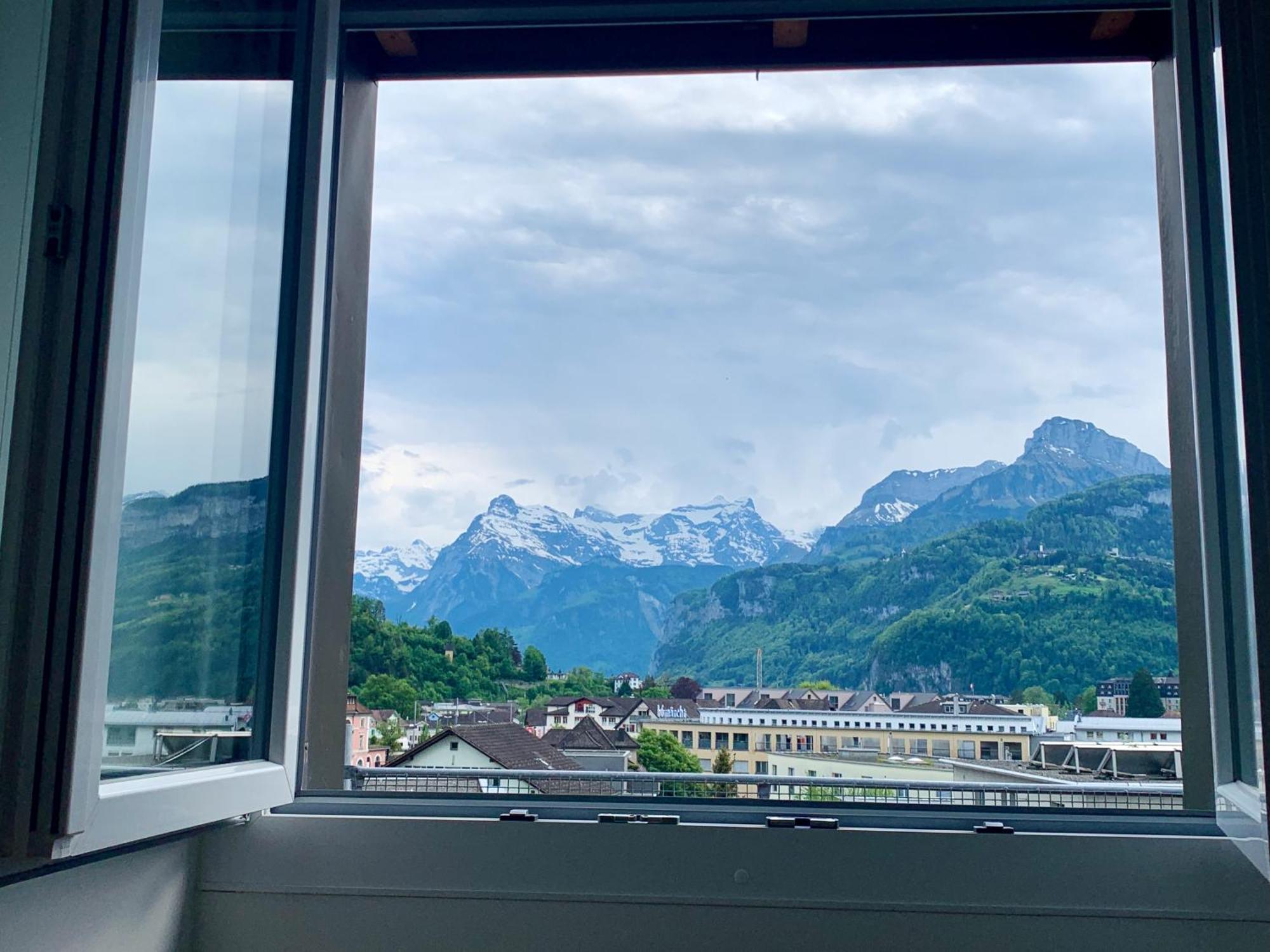 Luna O Mountainview O Pizzaoven Brunnen Exteriér fotografie
