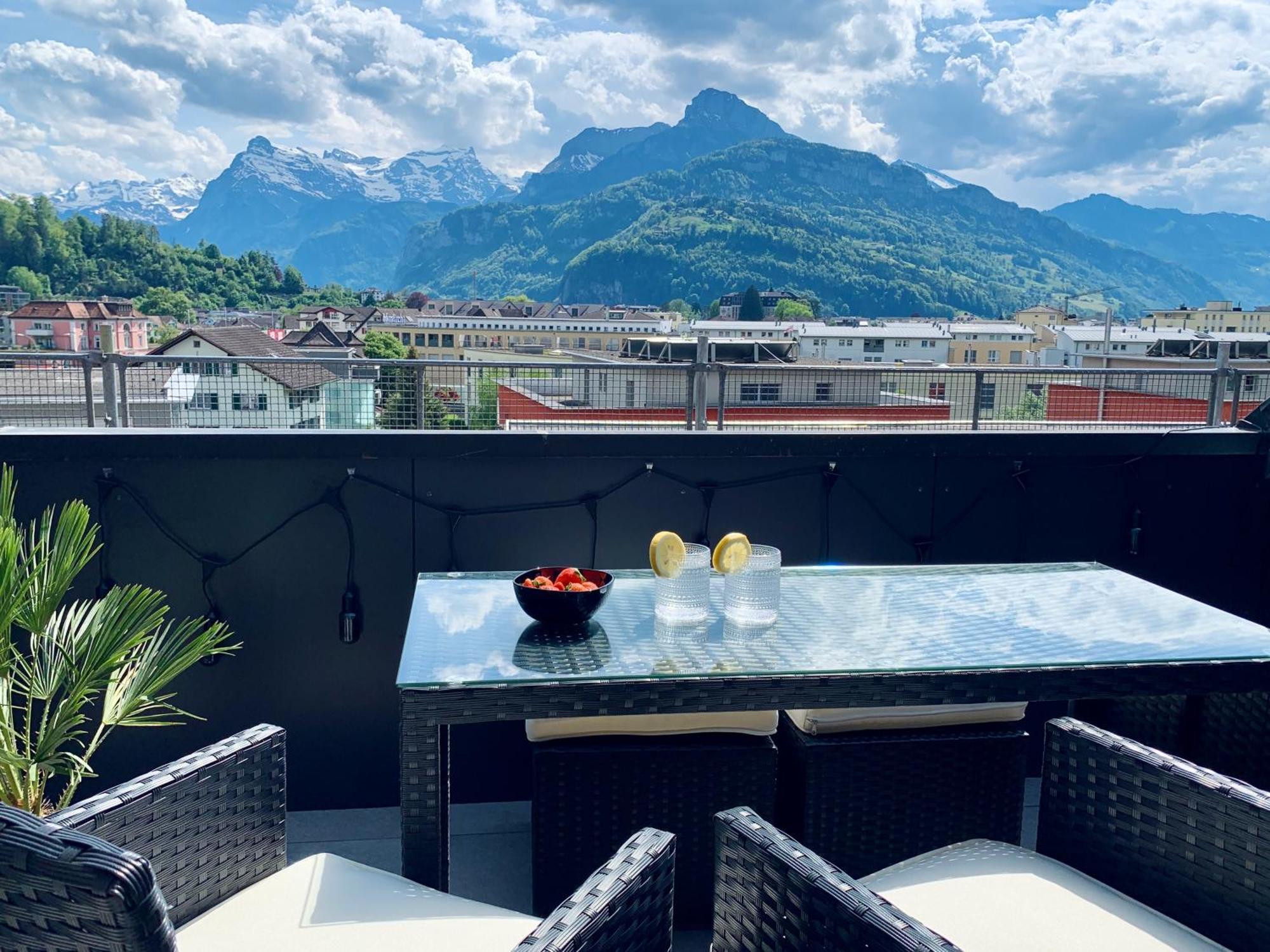 Luna O Mountainview O Pizzaoven Brunnen Exteriér fotografie