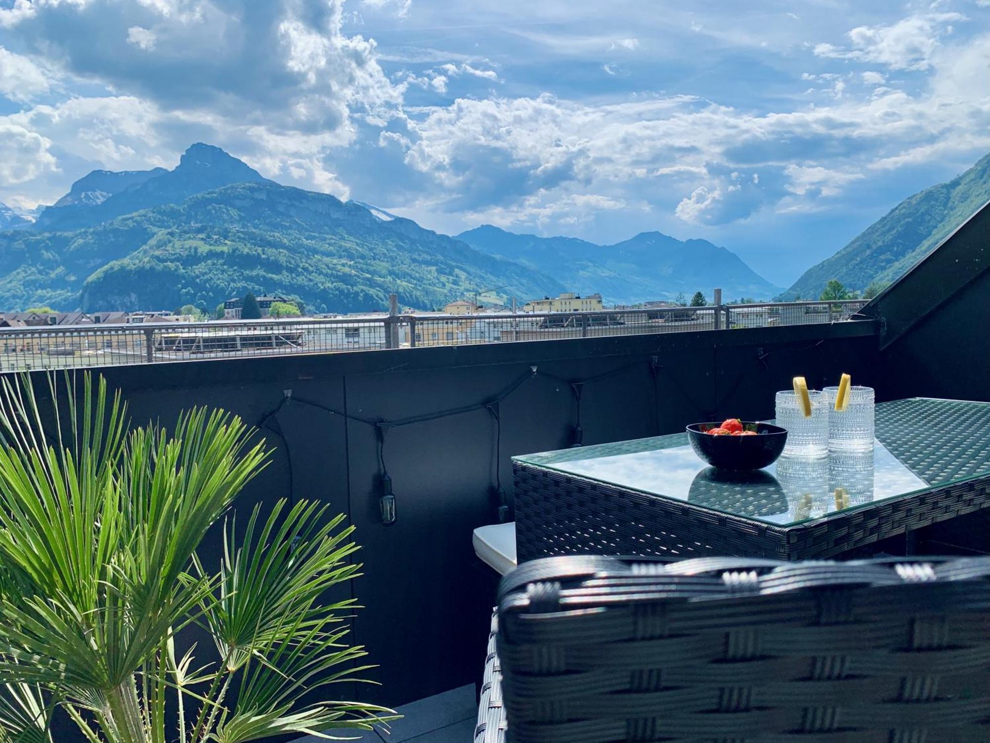 Luna O Mountainview O Pizzaoven Brunnen Exteriér fotografie
